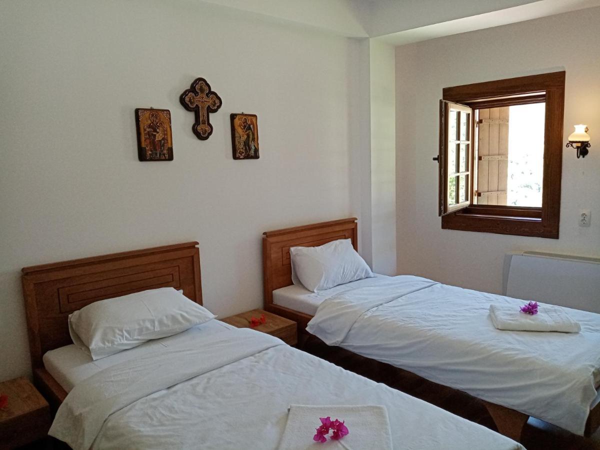 Guest Mansion, Гостински Палат Rostusa Εξωτερικό φωτογραφία
