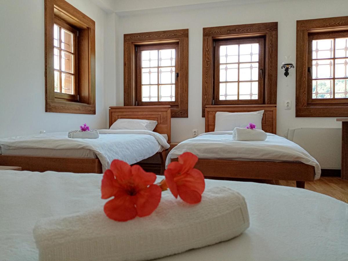 Guest Mansion, Гостински Палат Rostusa Εξωτερικό φωτογραφία