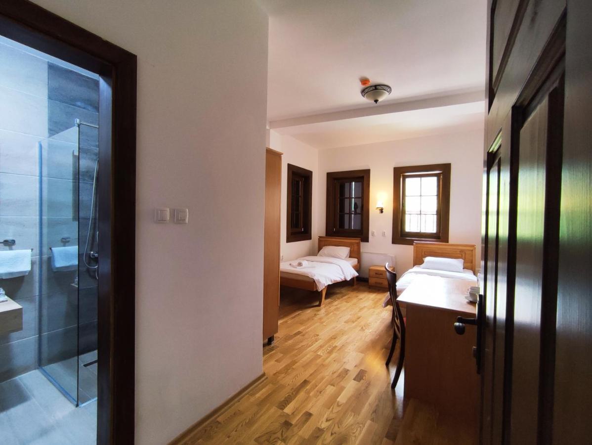 Guest Mansion, Гостински Палат Rostusa Εξωτερικό φωτογραφία