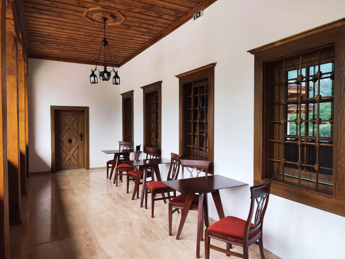 Guest Mansion, Гостински Палат Rostusa Εξωτερικό φωτογραφία