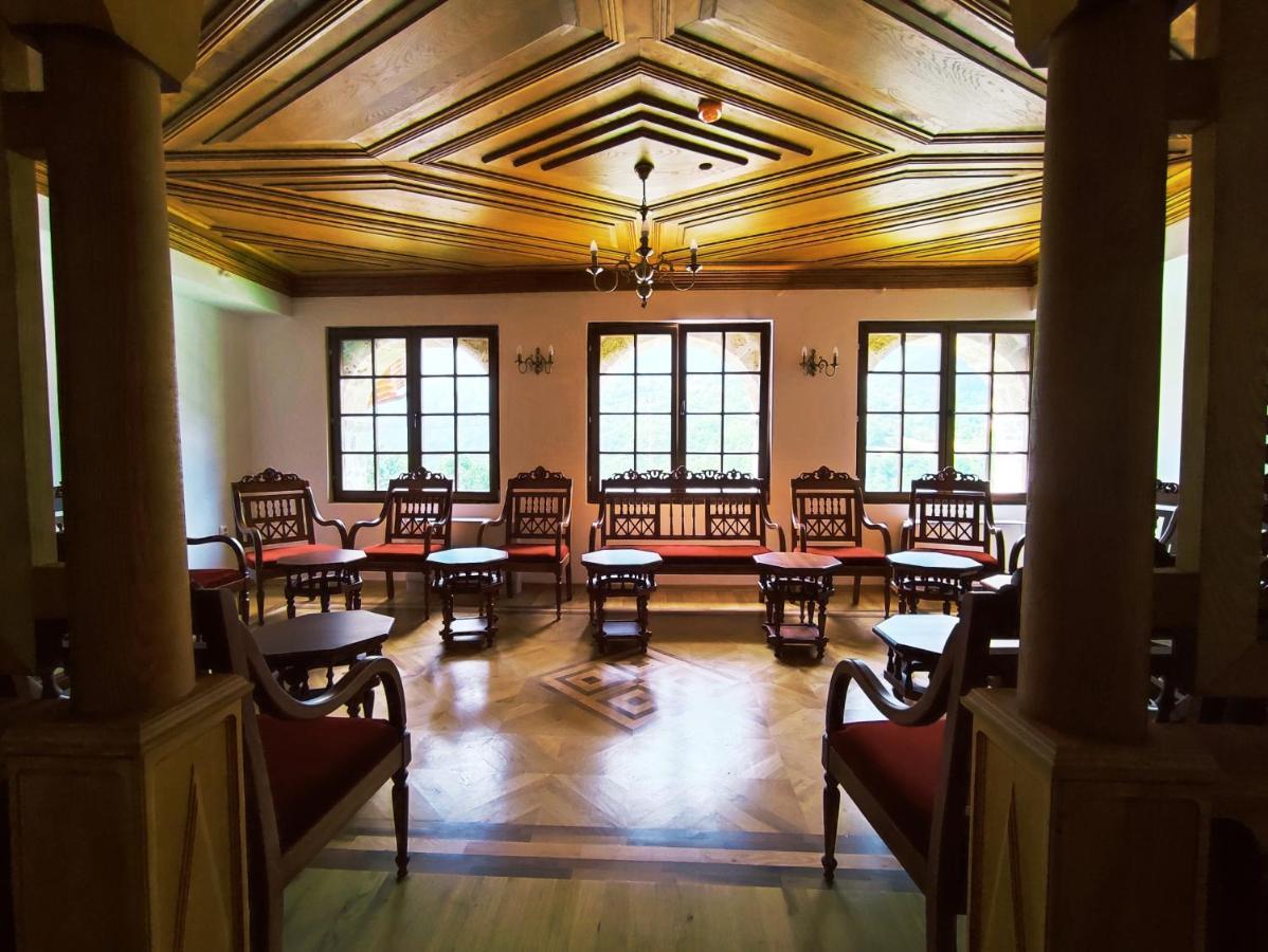 Guest Mansion, Гостински Палат Rostusa Εξωτερικό φωτογραφία