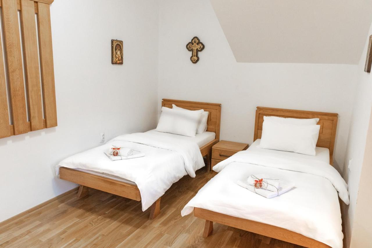 Guest Mansion, Гостински Палат Rostusa Εξωτερικό φωτογραφία