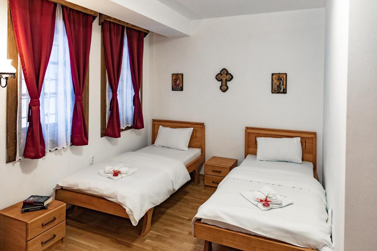 Guest Mansion, Гостински Палат Rostusa Εξωτερικό φωτογραφία