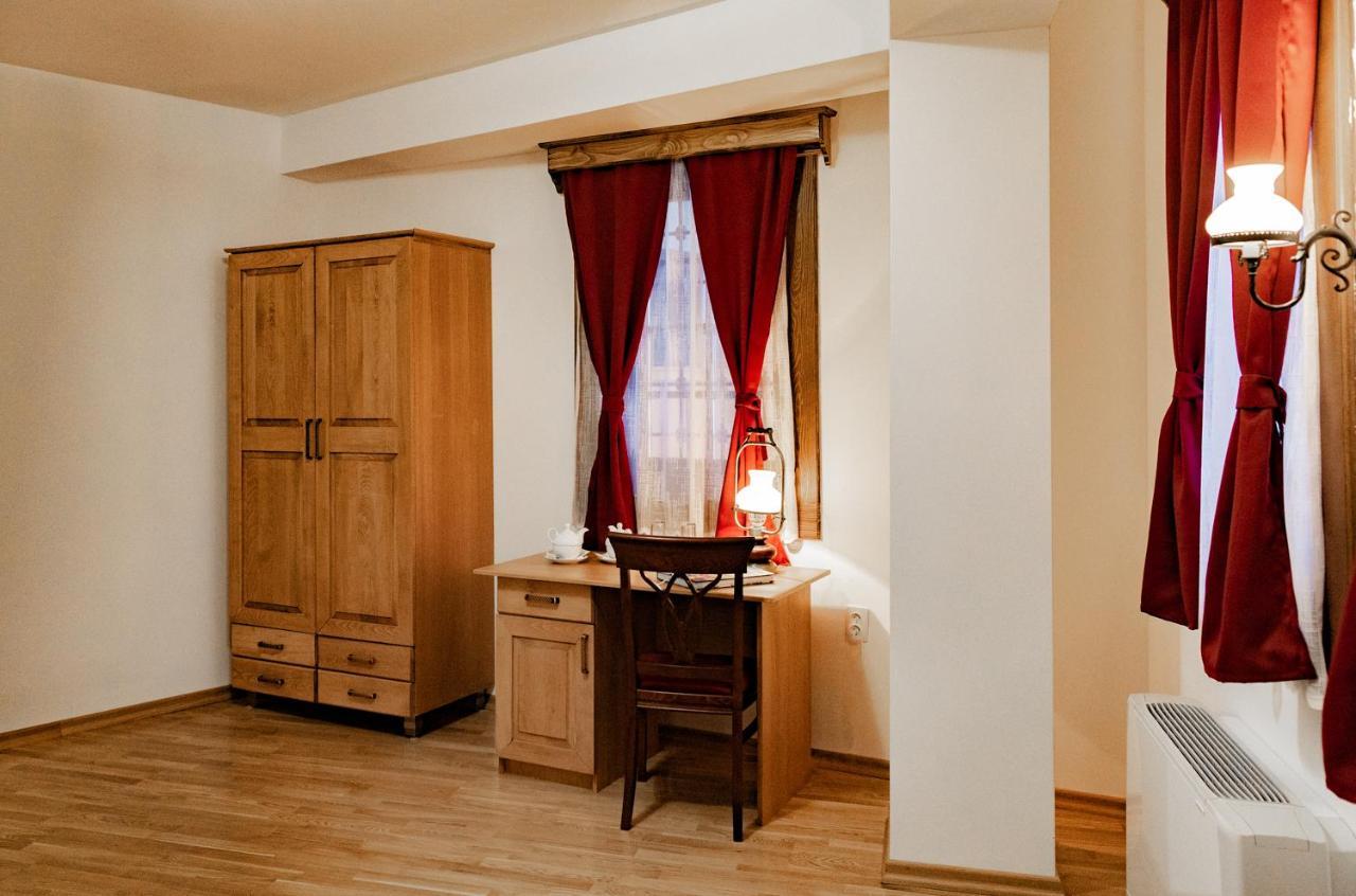 Guest Mansion, Гостински Палат Rostusa Εξωτερικό φωτογραφία