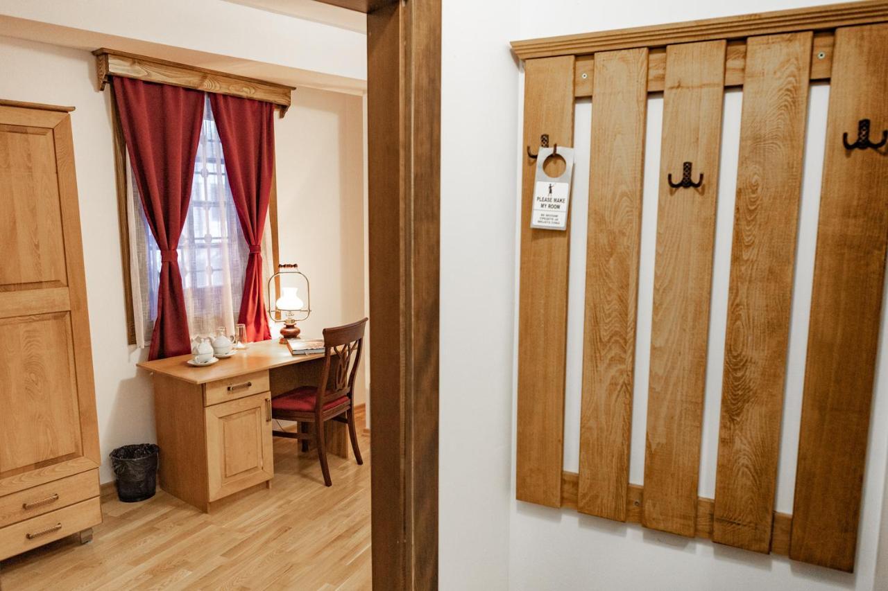 Guest Mansion, Гостински Палат Rostusa Εξωτερικό φωτογραφία
