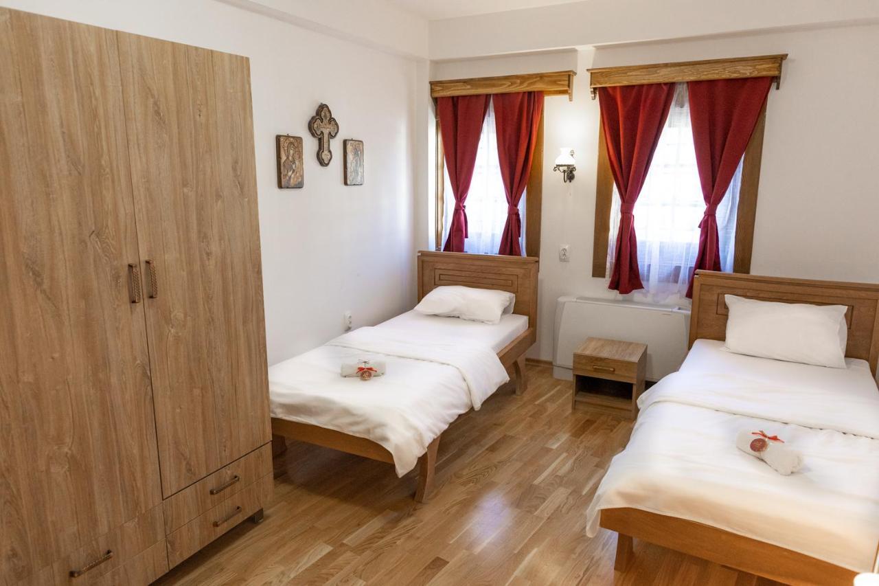 Guest Mansion, Гостински Палат Rostusa Εξωτερικό φωτογραφία